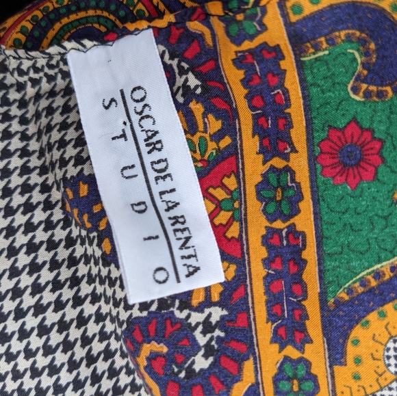 Stunning 90s Vintage Oscar de la Renta Houndstooth Swirl Silk Scarf - Picture 2 of 3